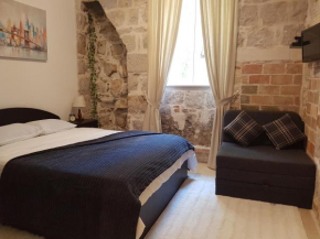 Split Luxury Suite